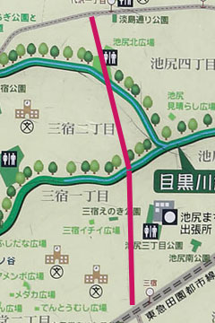 赤い線で示す道路は2023年頃に開通