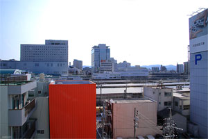 ホテルから豊橋駅を見たところ。