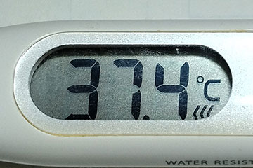 熱っぽいなと思って体温計を使ったら37.4度